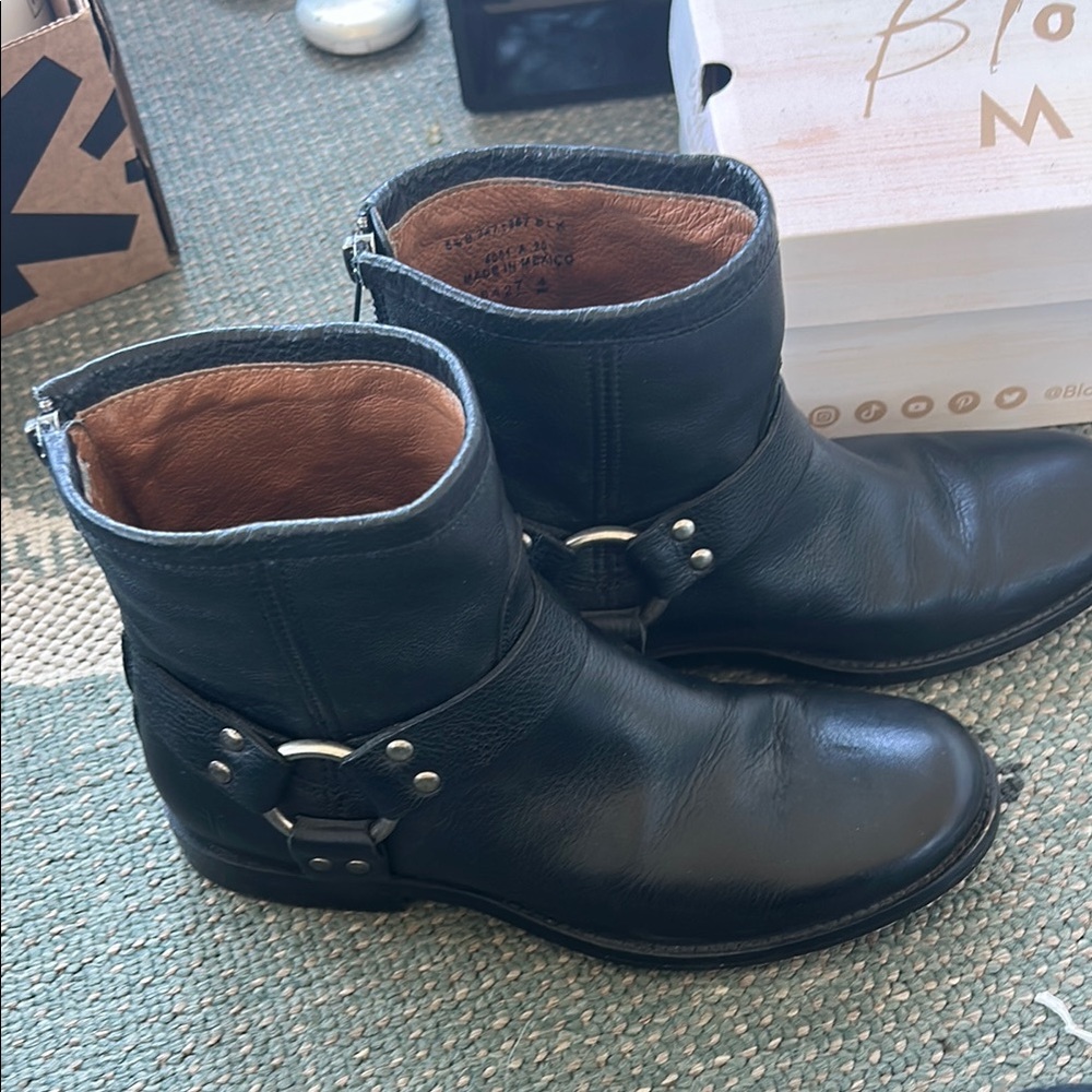 Frye Black Leather Ankle Boots size 6.5. Like new